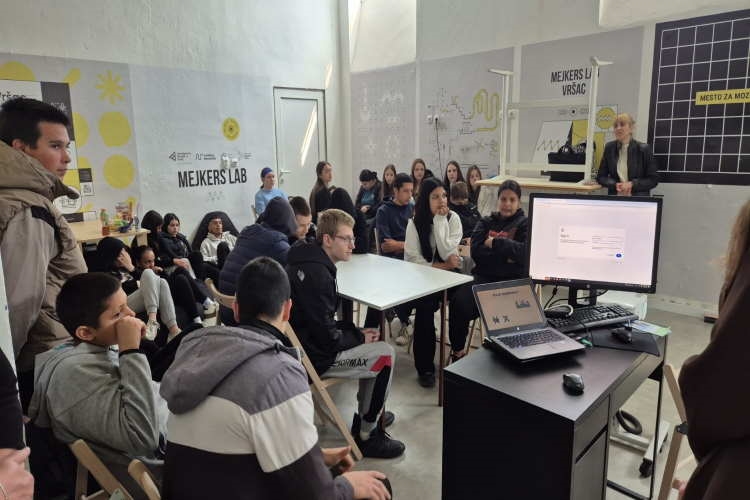 ПРЕДАВАЊЕ О ВОЛОНТЕРИЗМУ У ПОЉОПРИВРЕДНОЈ ШКОЛИ...